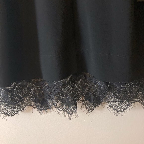 Black halter. V neck cutout. - Picture 2 of 4